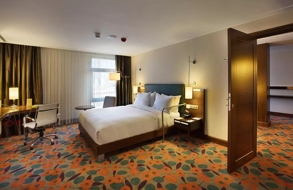 هتل دابل تری بای هیلتون وان